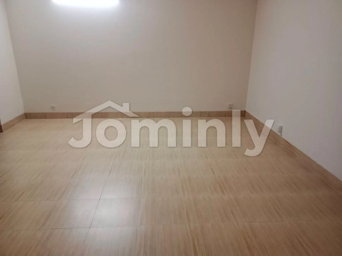 2500 Sqft Office Space for Rent | Gulshan 2 | 3 Bed, 4 Bath, 2 Lifts, 1 Parking, Generator, CCTV & Rooftop Garden - 4