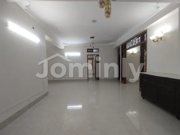 2400 Sqft Unfurnished Flat for Rent | Banani | 3 Bed, 4 Bath, 1 Lift, Parking, Generator, CCTV & Rooftop Garden - 2