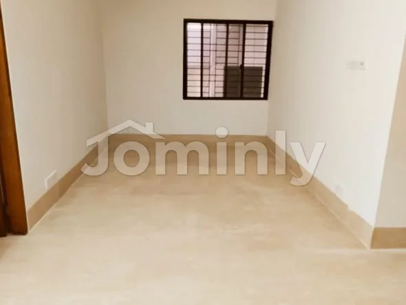 2600 Sqft Unfurnished Office Space for Rent | Gulshan North | 3 Bed, 4 Bath, 1 Lift, Parking, Generator & CCTV - 4