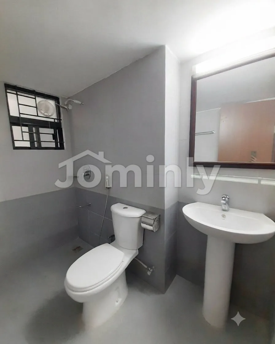 2000 Sqft North Facing Luxury Apartment for Rent | Bashundhara R/A | 3 Bed, 4 Bath, Dual Lifts, Full Backup & Parking Near 300 Feet Expressway - 2
