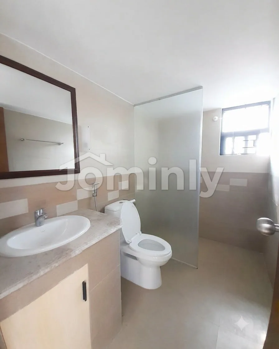 2000 Sqft North Facing Luxury Apartment for Rent | Bashundhara R/A | 3 Bed, 4 Bath, Dual Lifts, Full Backup & Parking Near 300 Feet Expressway - 5