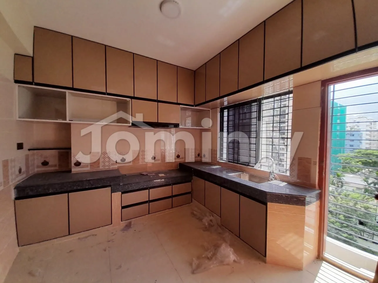 2200 Sqft Brand New South Facing Apartment for Rent | Bashundhara R/A | 4 Bed, 4 Bath, 4 Balconies, Private Terrace & Parking - 3