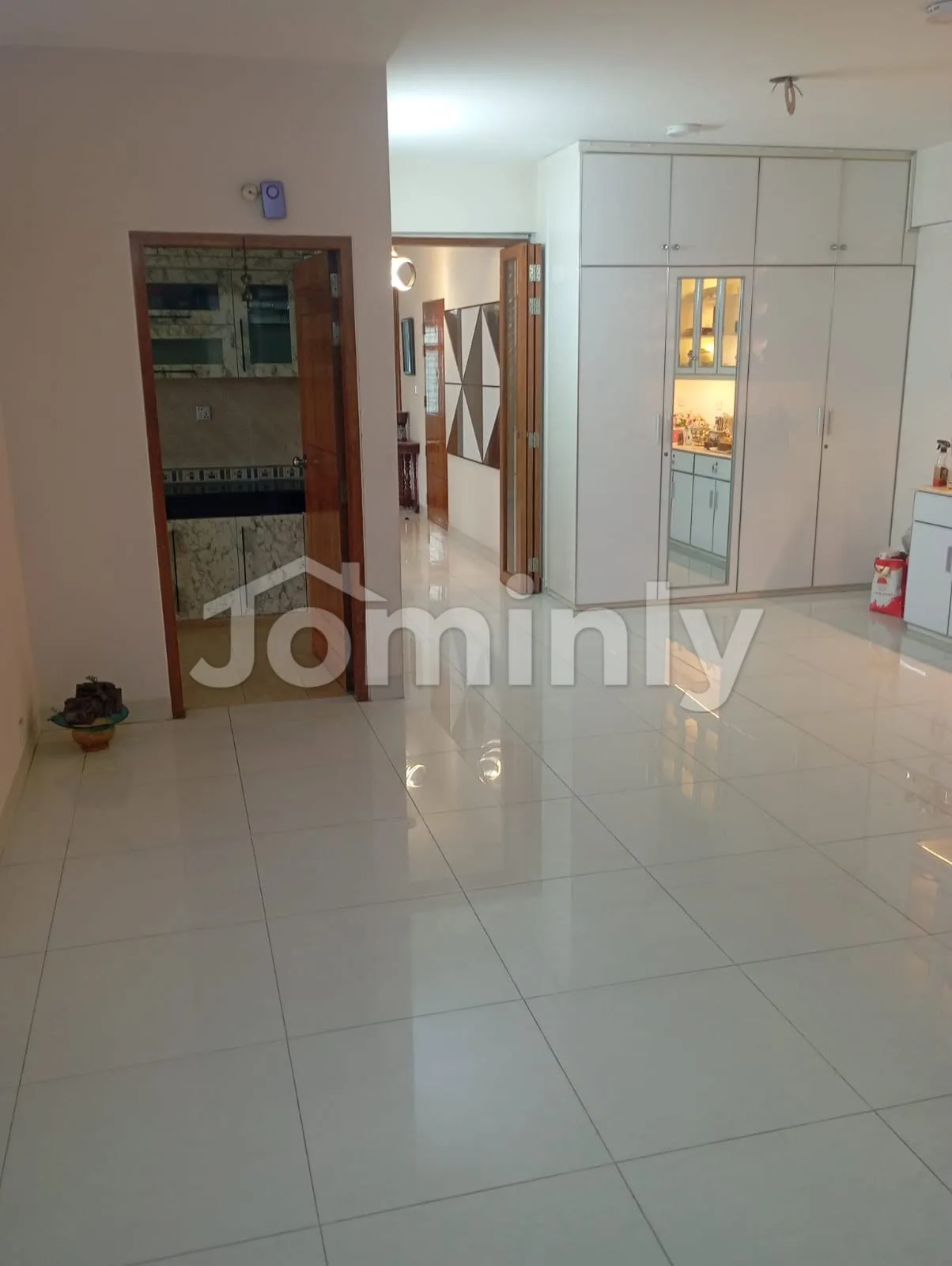 2270 Sqft Lightly Used Luxury Apartment for Sale | Gulshan 1 | 5th Floor, 3 Bed, Servant Suite, Fair Face Building & Parking - 3