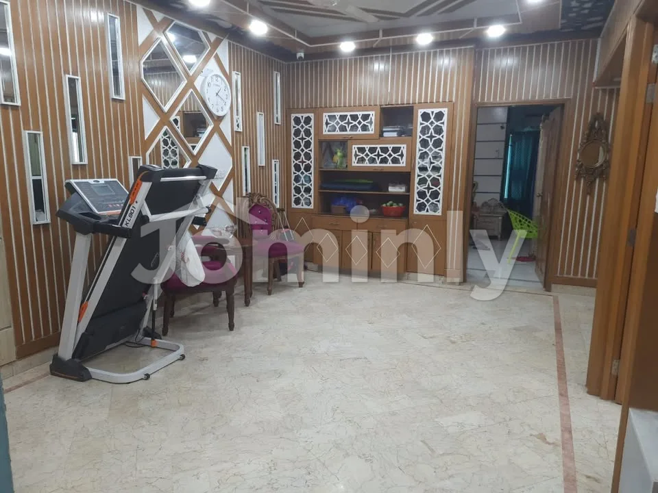 1830 Sqft Lightly Used Luxury Apartment for Sale | Gulshan 1 | 3rd Floor, 3 Bed, Furnished Kitchen, Service Lift & Parking - 3