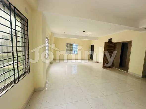 1800 Sqft Ready Apartment for Sale | Aftabnagar Block H | 3 Bed, 4 Bath, Lift, Gas & Parking Near Main Road