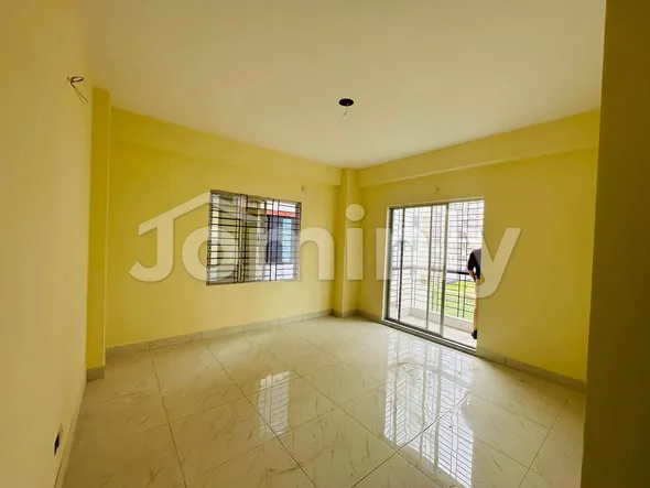1800 Sqft Ready Apartment for Sale | Aftabnagar Block H | 3 Bed, 4 Bath, Lift, Gas & Parking Near Main Road - 4