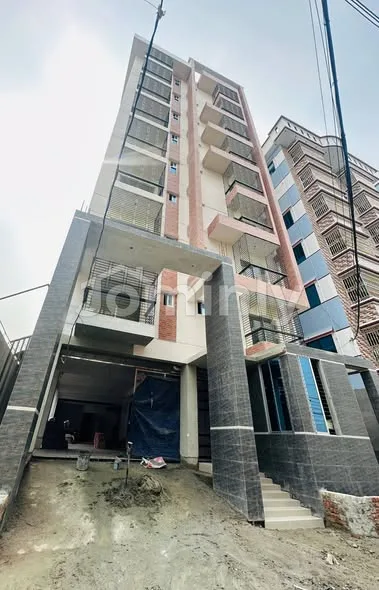 1800 Sqft Ready Apartment for Sale | Aftabnagar Block H | 3 Bed, 4 Bath, Lift, Gas & Parking Near Main Road - 5