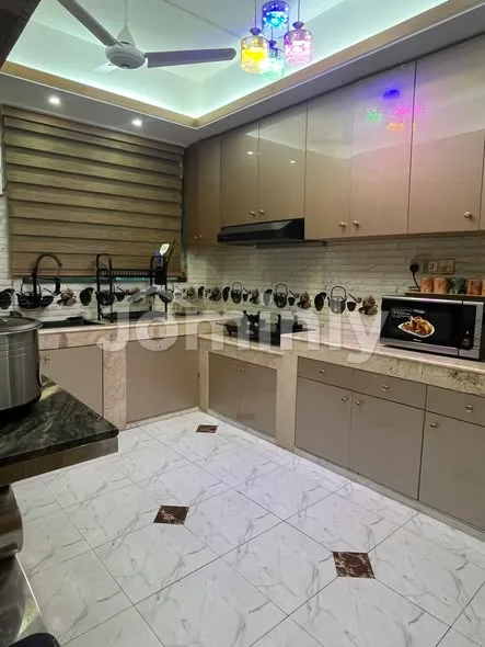 2550 Sqft Fully Furnished South Facing Luxury Apartment for Sale | Dhanmondi | 2nd Floor, 4 Bed, Titas Gas & 1 Katha Land Share - 2
