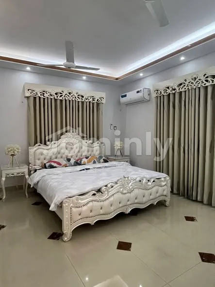 2550 Sqft Fully Furnished South Facing Luxury Apartment for Sale | Dhanmondi | 2nd Floor, 4 Bed, Titas Gas & 1 Katha Land Share - 4