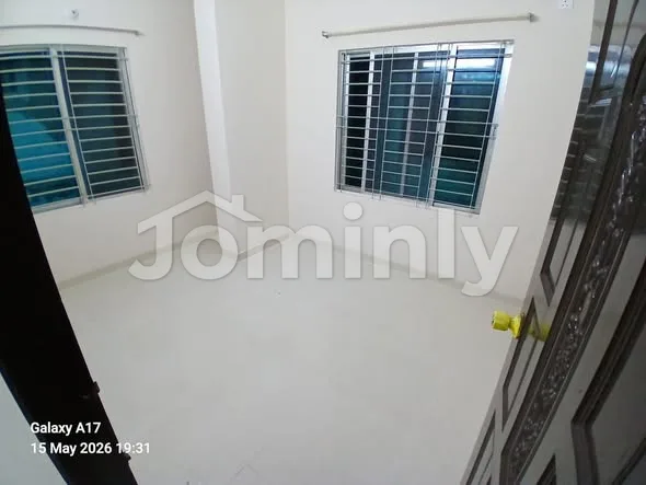 1000 Sqft South-Facing Flat for Sale | Uttara Sector 11, Dhaka | Top Floor with Lift, Parking & Titas Gas - 2