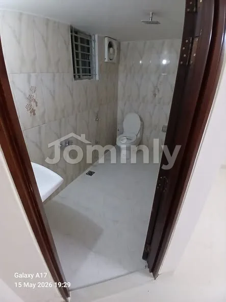 1000 Sqft South-Facing Flat for Sale | Uttara Sector 11, Dhaka | Top Floor with Lift, Parking & Titas Gas - 3