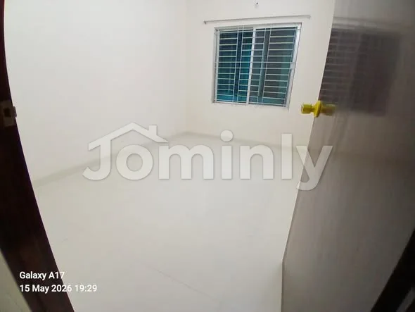 1000 Sqft South-Facing Flat for Sale | Uttara Sector 11, Dhaka | Top Floor with Lift, Parking & Titas Gas - 4