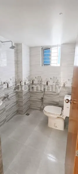 1420 Sqft West & North-Facing New Flat for Sale | North Badda, Gulshan Lake Area | 7th Floor with Lift & Parking - 4