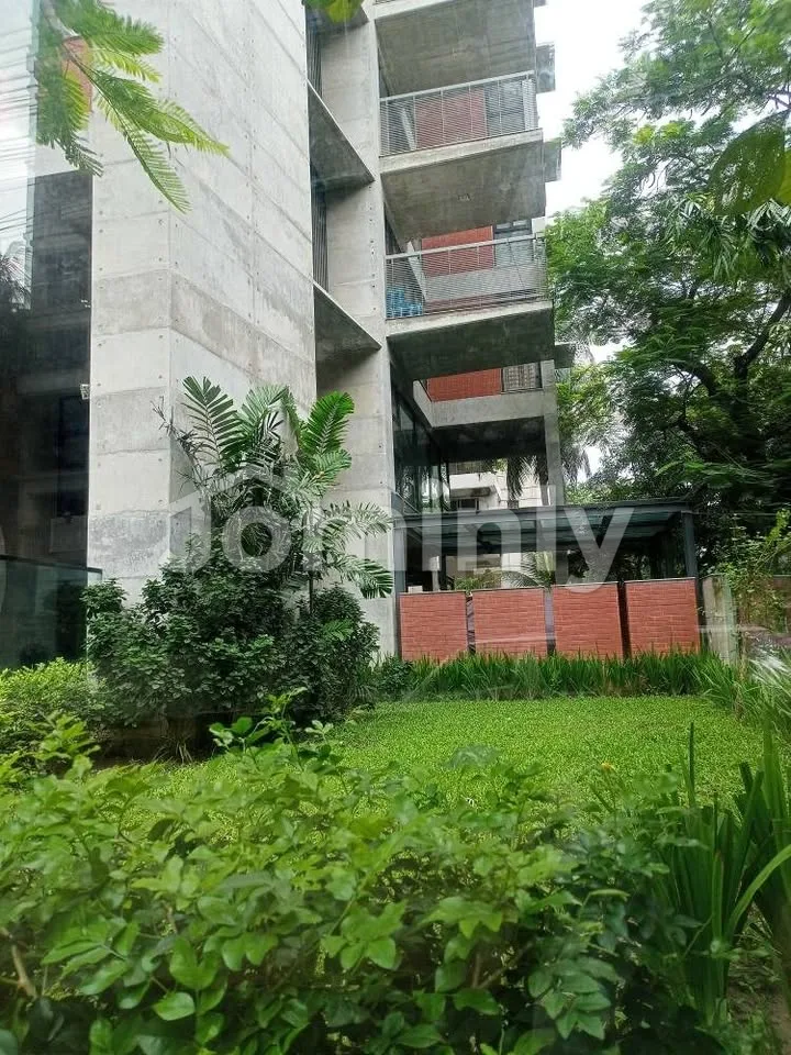 2710 SQFT 3-Bed South-Facing Ready Apartment for Sale | Dhanmondi Road-6 Near Lake | 2nd Floor with 2 Parking - 2