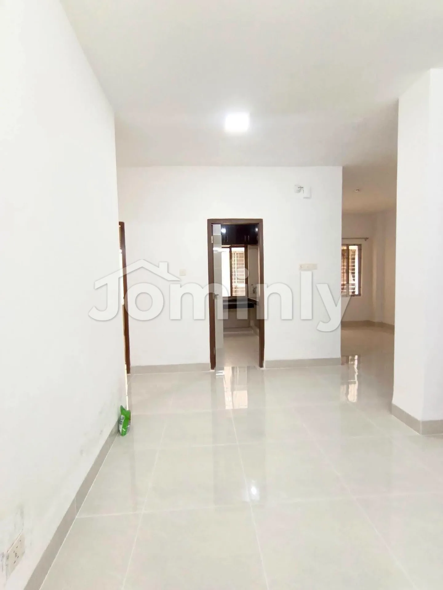 1250 Sqft 3 Bed South Facing 5th Floor Apartment For Sale In Uttara Sector 3 With Gas - 2