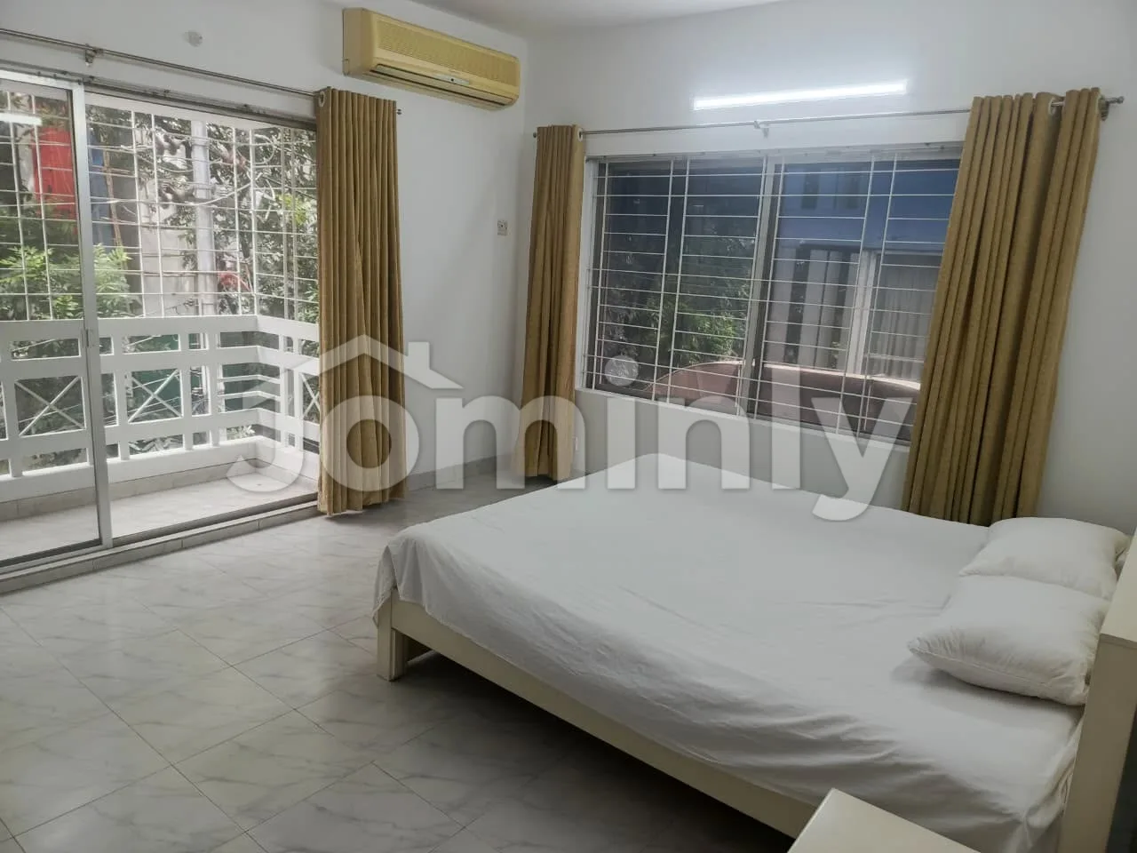 Fully Furnished 2200 SQFT 3-Bed Apartment for Rent | Gulshan 2 | 2nd Floor, 3 Bed, 4 Bath, Parking & Lift - 3
