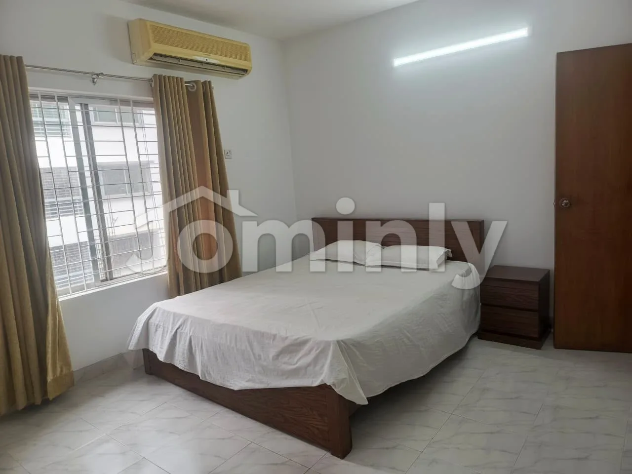 Fully Furnished 2200 SQFT 3-Bed Apartment for Rent | Gulshan 2 | 2nd Floor, 3 Bed, 4 Bath, Parking & Lift - 4