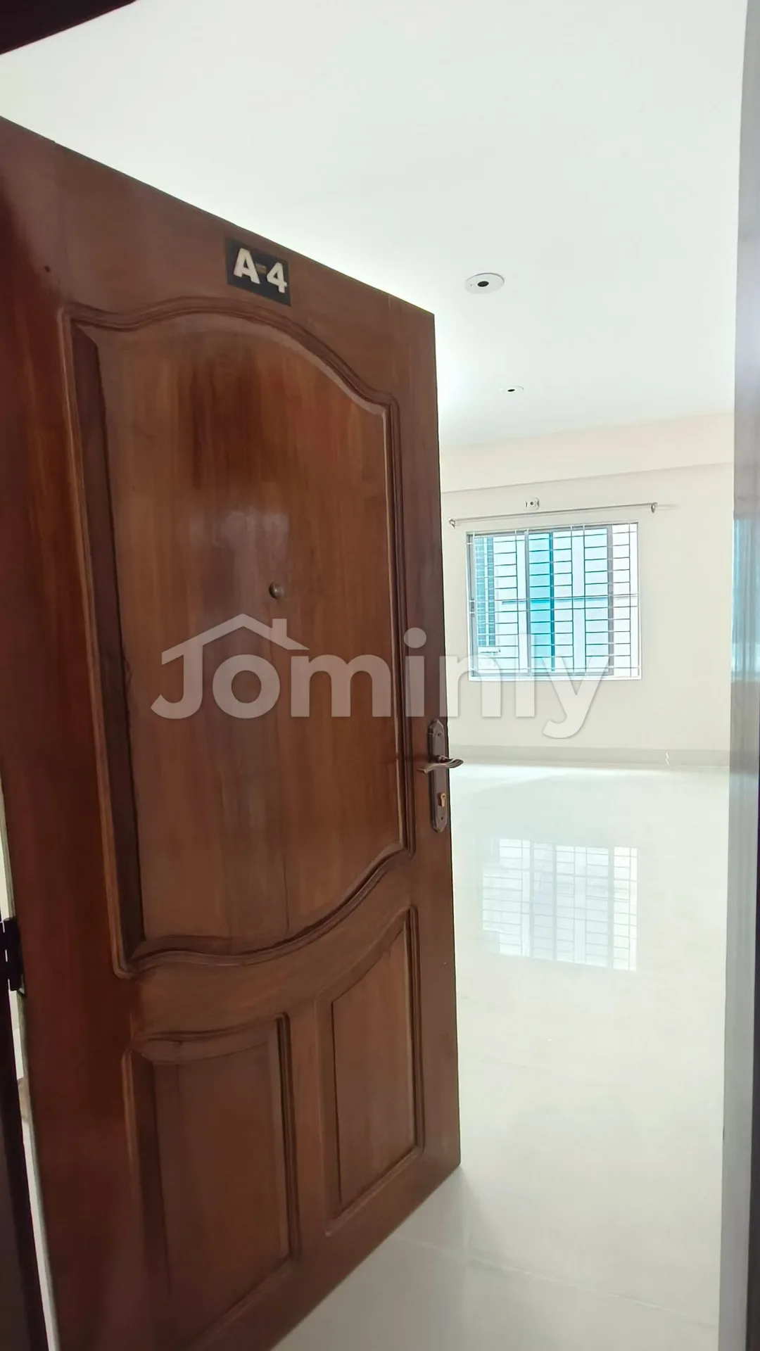 1550 SQFT 3-Bed South-Facing Apartment for Sale | Uttara Sector-11 Road-20 | 4th Floor (G+4), Titas Gas, Lift & Parking - 3