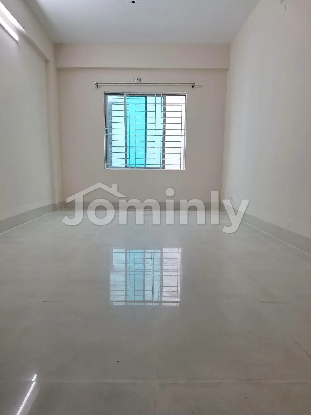 1550 SQFT 3-Bed South-Facing Apartment for Sale | Uttara Sector-11 Road-20 | 4th Floor (G+4), Titas Gas, Lift & Parking - 4