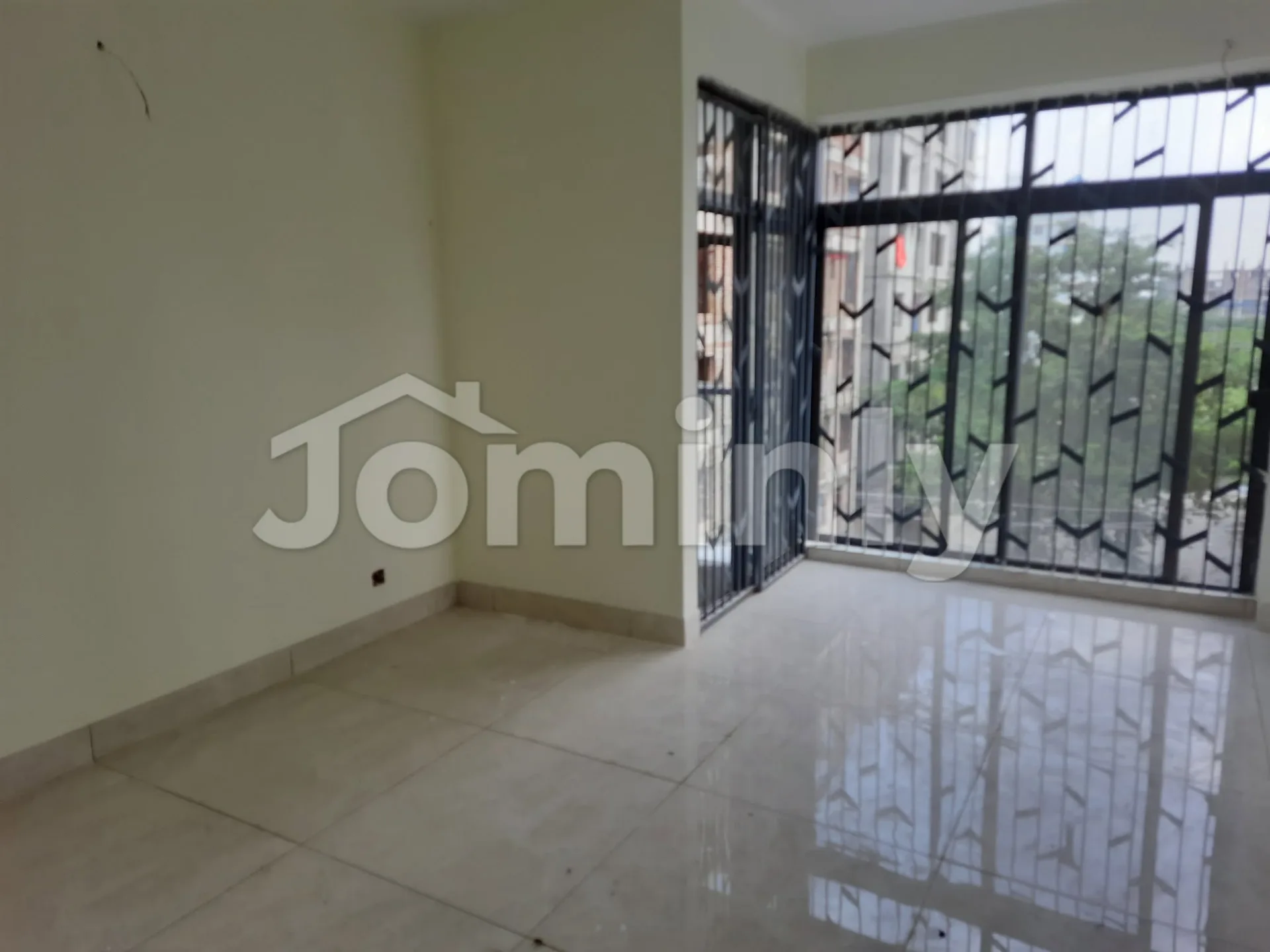 Luxury 2820 SQFT 4-Bed Corner Apartment for Sale | Jolshiri Abashon Sector 16 | 1st Floor (G+8), Fair-Faced Finish, Servant Room & 5 Verandahs