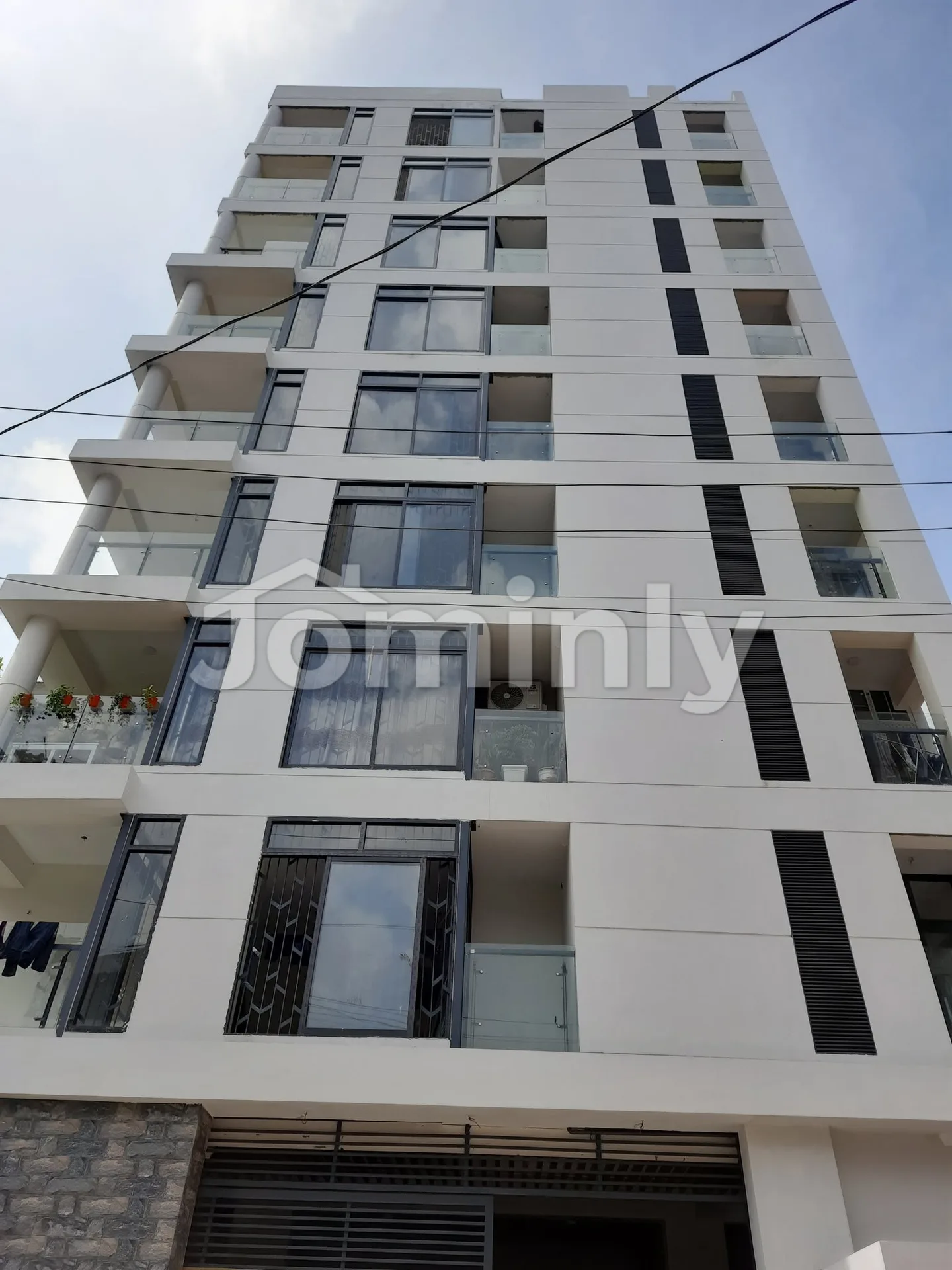 Luxury 2820 SQFT 4-Bed Corner Apartment for Sale | Jolshiri Abashon Sector 16 | 1st Floor (G+8), Fair-Faced Finish, Servant Room & 5 Verandahs - 3