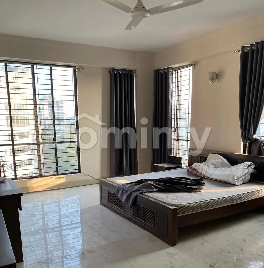 Luxury 3000 SQFT 3-Bed South-Facing Fully Furnished Flat for Sale | North Gulshan-2 | 12th Floor, Pool, Gym, Study Room & 2 Parking - 4