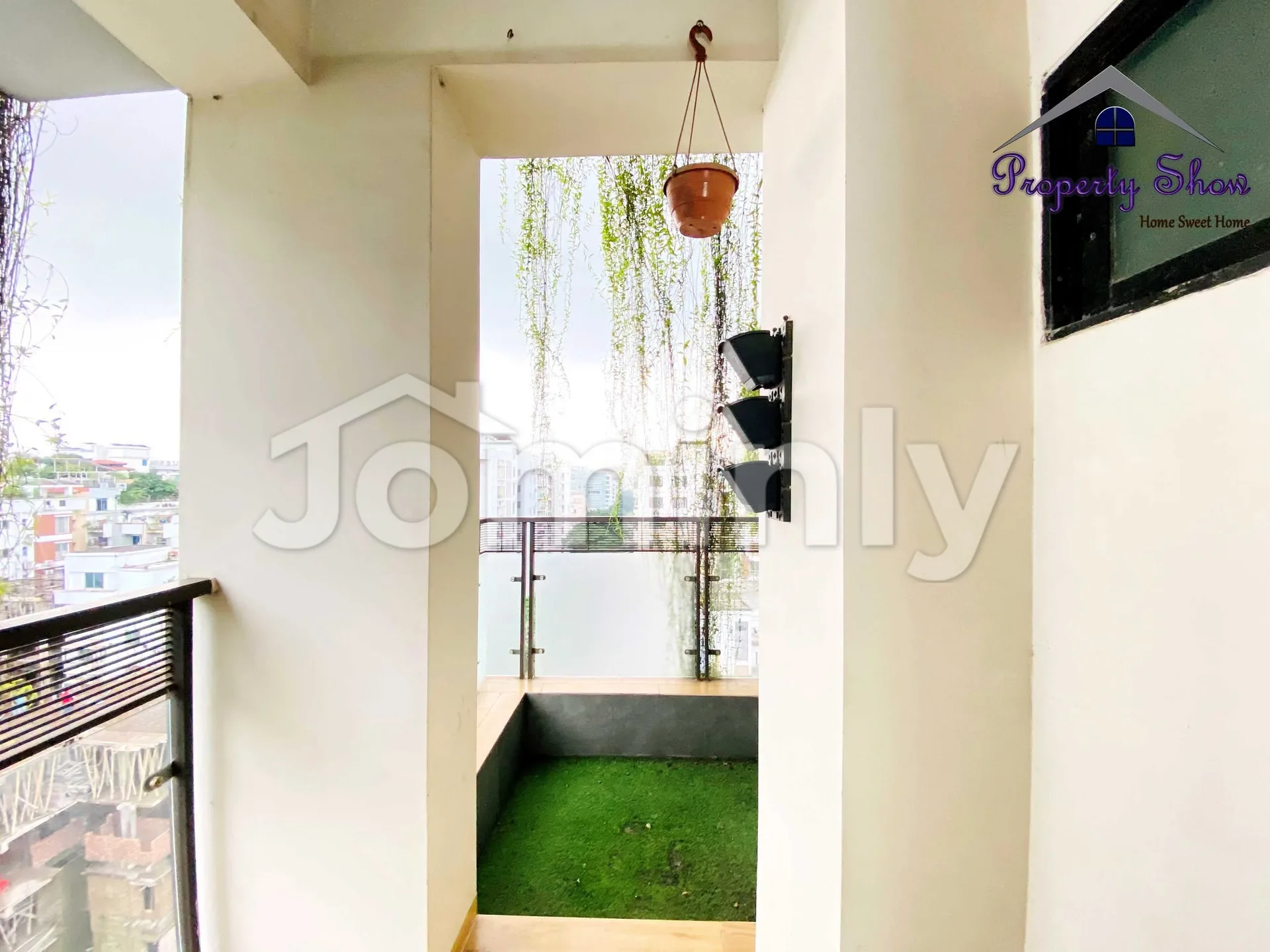 Luxury 2450 SQFT 4-Bed Fully Furnished Apartment for Rent | Bashundhara R/A | Parking - 5