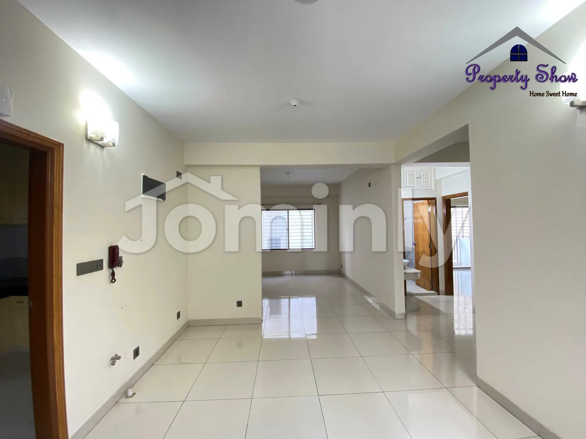1700 SQFT 3-Bed Apartment for Rent | Bashundhara R/A Block-C | 4th Floor | LPG Gas & Parking
