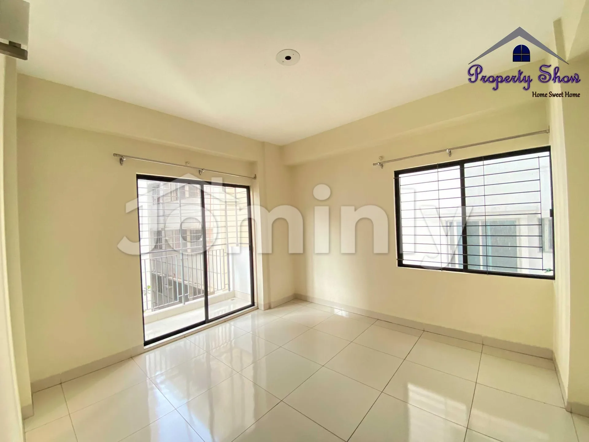 1700 SQFT 3-Bed Apartment for Rent | Bashundhara R/A Block-C | 4th Floor | LPG Gas & Parking - 3