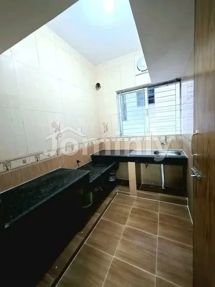 1000 Sq Ft Furnished West-Facing Flat for Sale | Sector 9 Road 6 Uttara | Titas Gas & Parking - 3