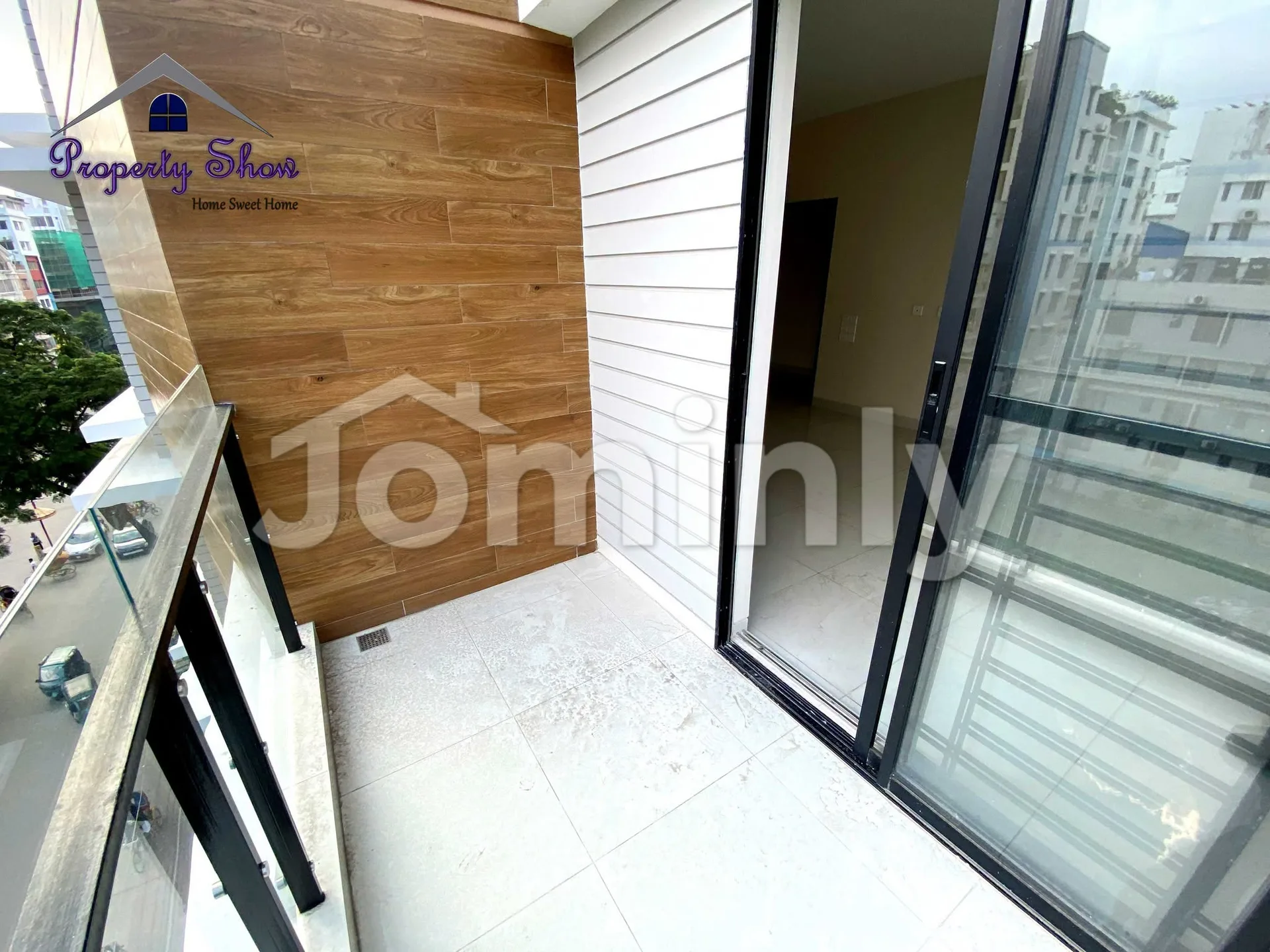 2300 SQFT 4-Bed Apartment for Rent | Bashundhara R/A Block-C | 5th Floor, 4 Bed, 4 Bath, 4 Balcony, LPG Gas & Parking - 4