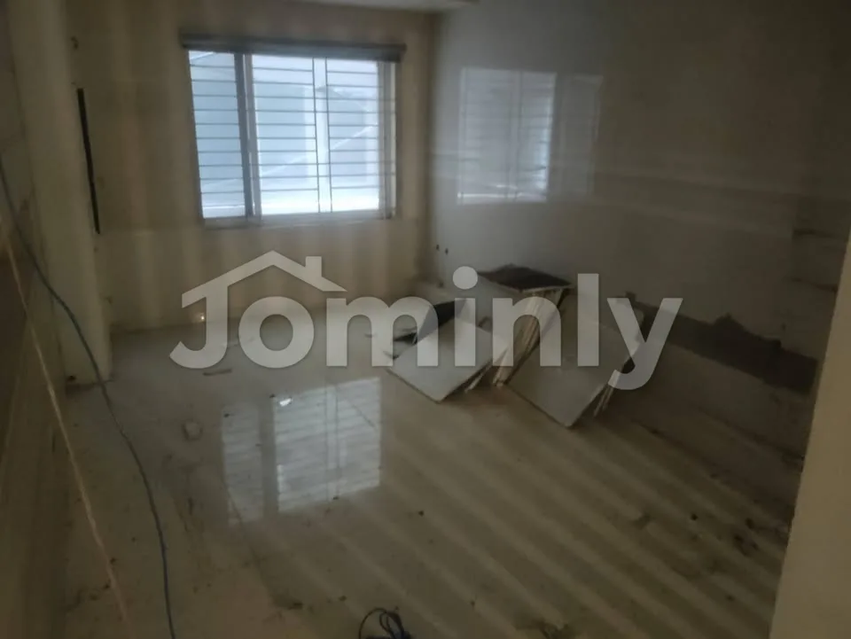 Prime 2500 SQFT Commercial Office Space for Rent | Road 36, Gulshan 2 | 1st Floor | Executive Cabin, Reception Desk & Open Plan - 3