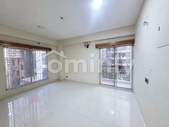 1,900 Sq Ft Premium 3-Bedroom Family Apartment with Servant Room for Rent | Bashundhara R/A, Dhaka - 4