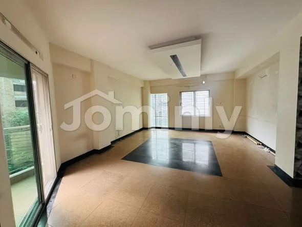 3,200 Sq Ft Commercial Corporate Office Space with Nice View for Rent | Prime Gulshan-1 - 2