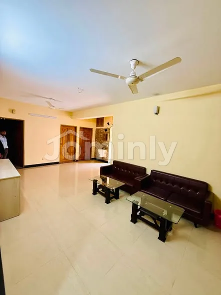 1,150 Sq Ft 3-Bedroom Top Floor Apartment with Parking for Sale | 6th Floor (Top Floor), Mirpur DOHS