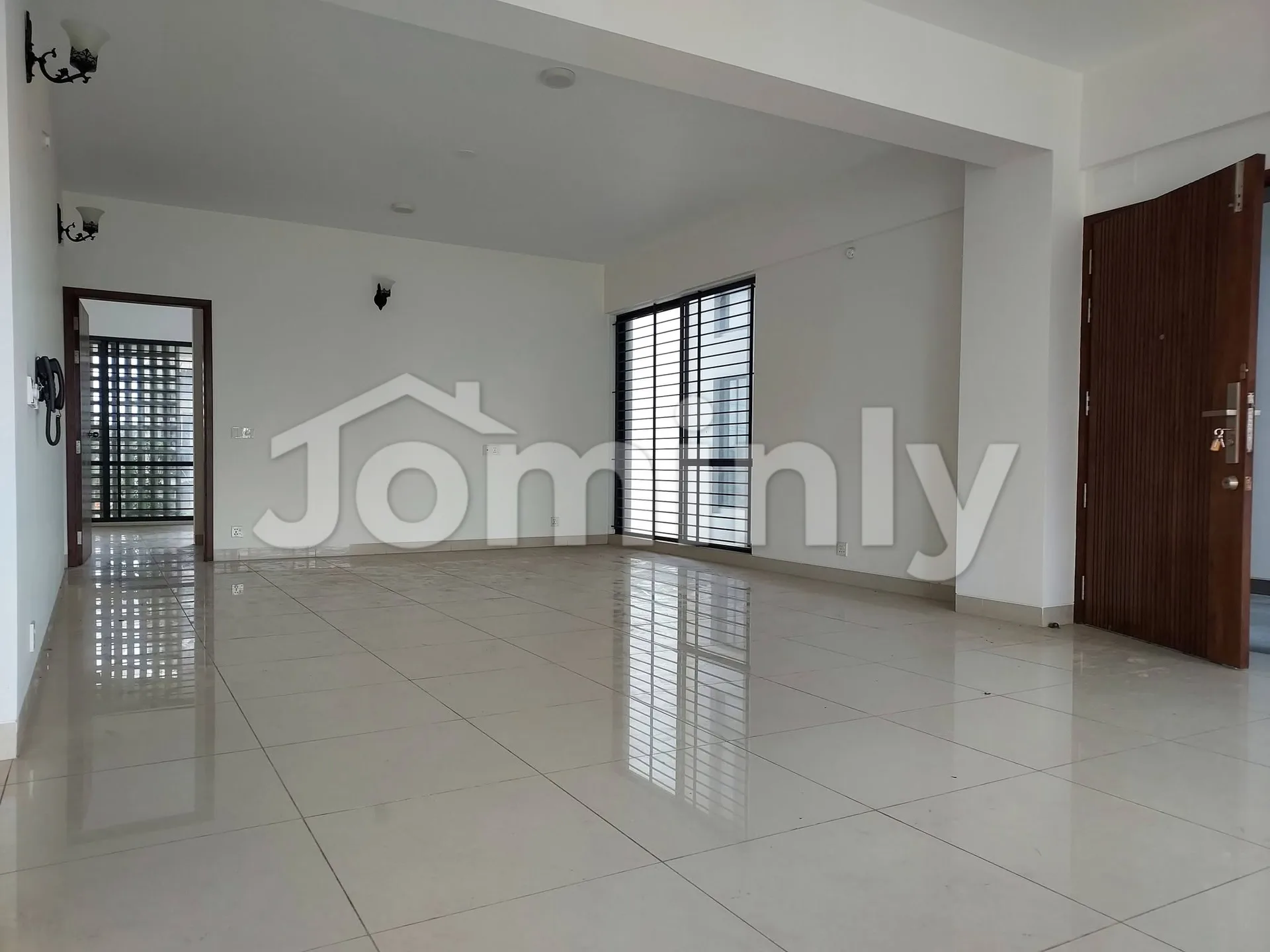 Urgent Sale: 2,212 Sq Ft South-Facing Ready Apartment with Parking & Amenities | 2nd Floor, Fortune PMD, Bashundhara R/A - 4