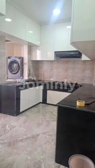 Brand New Fully Furnished 2,570 SQFT 4 BHK South-Facing Apartment for Sale | Bashundhara R/A, Dhaka - 3