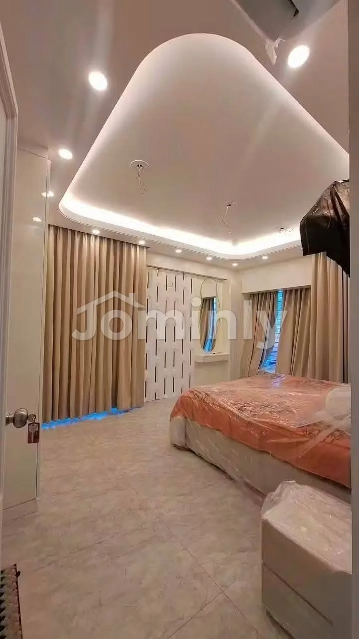 Brand New Fully Furnished 2,570 SQFT 4 BHK South-Facing Apartment for Sale | Bashundhara R/A, Dhaka - 5