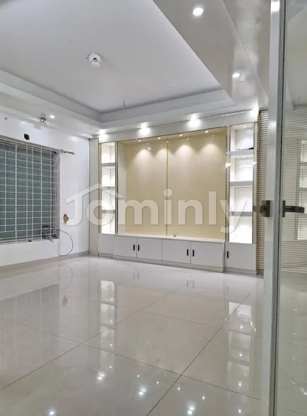 Luxurious 2,500 SQFT 4 BHK South-Facing Single Unit Apartment with Titas Gas for Sale | 5th Floor, Sector-10, Uttara, Dhaka - 2