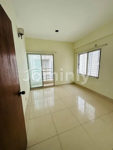 2,200 SQFT 4 BHK South-Facing Top Floor Apartment with Titas Gas for Sale | 6th Floor, Mirpur DOHS, Dhaka - 4