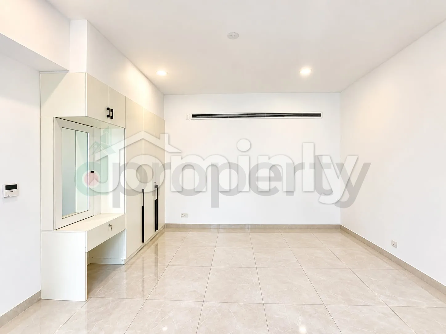 Ultra-Luxury 4,350 SQFT 4 BHK Semi-Furnished Apartment with Pool & Gym for Rent | 7th Floor, Gulshan, Dhaka (Project ID: DG01) - 2