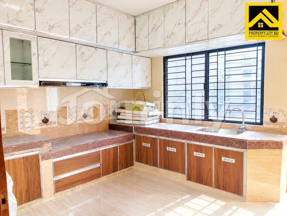 2,200 SQFT 4 BHK South-Facing Family Apartment for Rent with Store Room & Garden Facility | Bashundhara R/A, Dhaka - 2